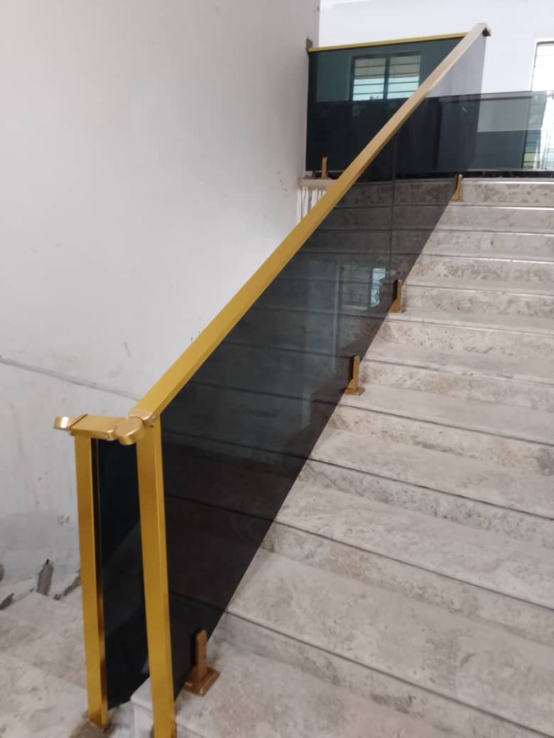 Frameless Glass Stair