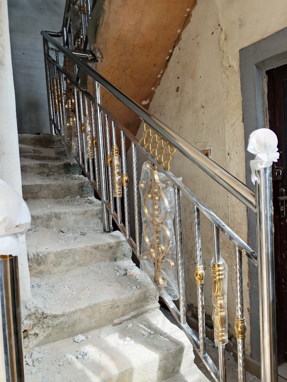 Stainless Rail with Gold Ornaments